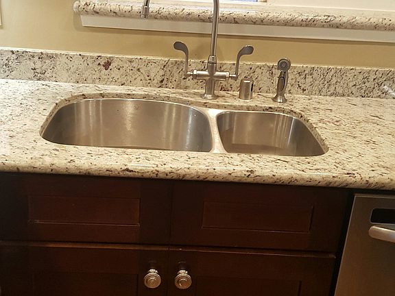 Granite Counters w/Under-mount Sink