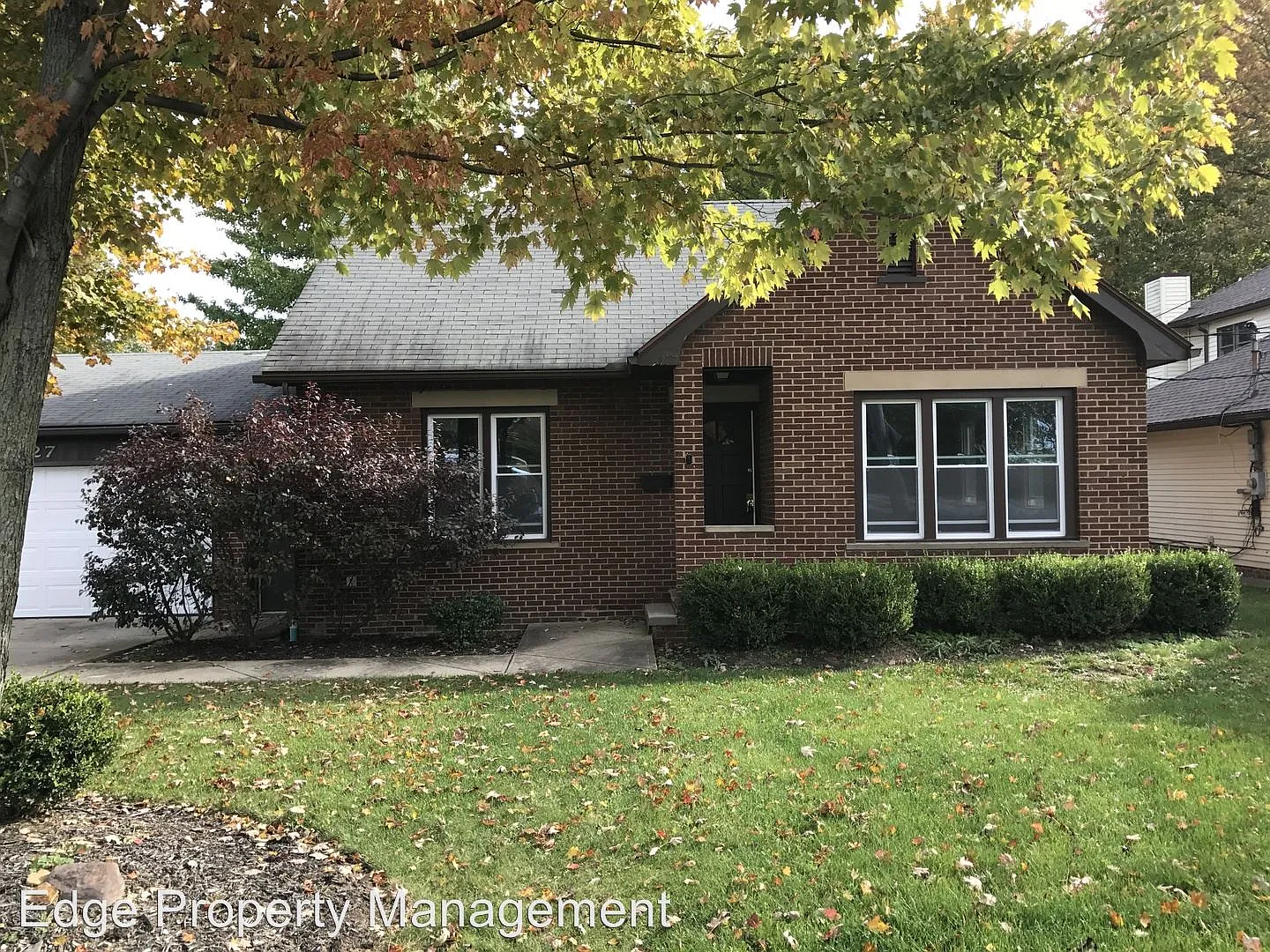 627 Bassett Rd photo 1
