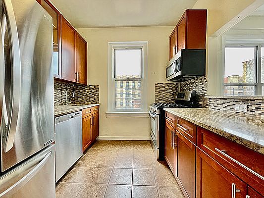 2nd image of 677 W 204th St APT 55