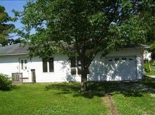 304 N Barnett St, Le Roy, IL