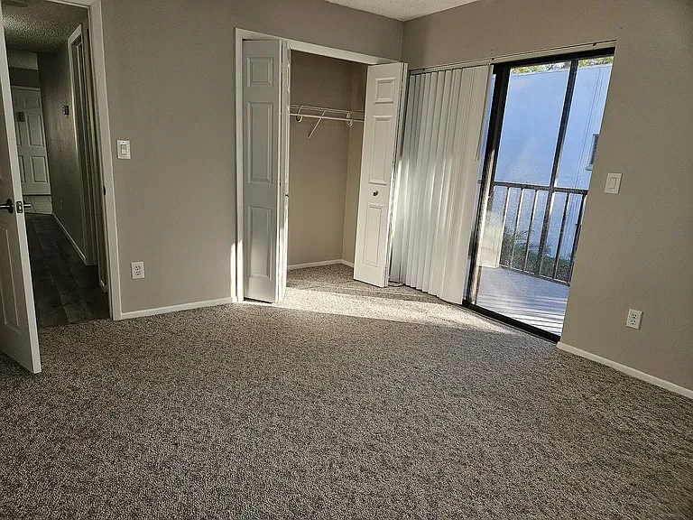 3300 Fox Chase Cir N #215 — Photo 18
