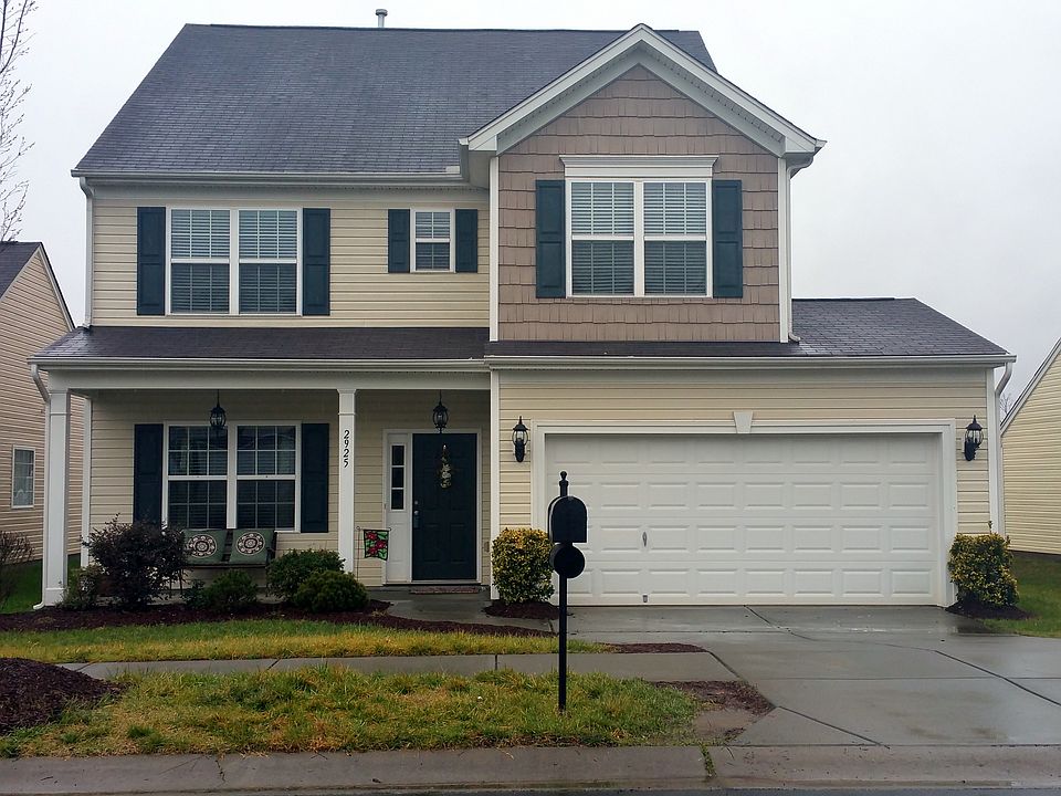 1st image of 2925 Village Center Dr