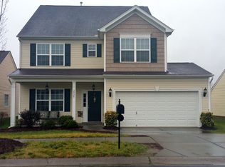 2925 Village Center Dr, Dallas, NC 28034