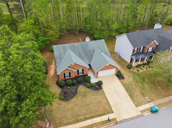 1316 Mandalay Ct SW, Lilburn, GA 30047