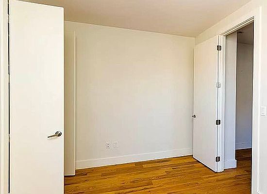 4th image of 567 E 22nd St #4C
