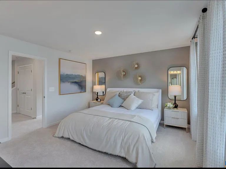 4831 Mercer St #2 — Photo 9