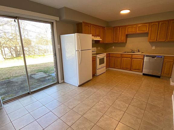 2nd image of 102 Louella Dr #141