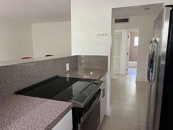 4th image of 435 NE 121st St APT 203