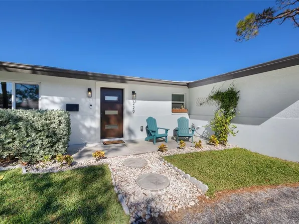 229 Tallahassee Dr NE, Saint Petersburg, FL 33702