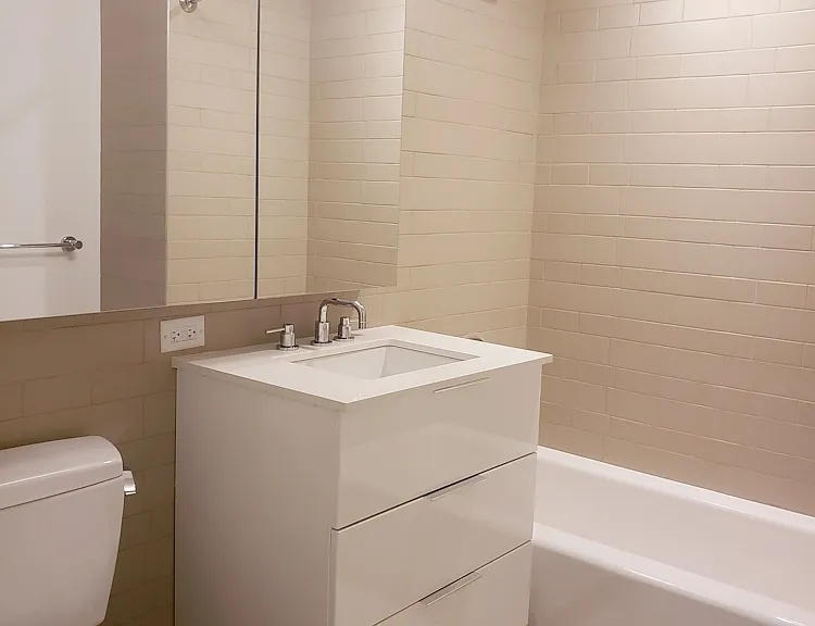 535 W 43rd St N #4C — Photo 4
