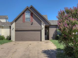 1128 W Florence Ct, Broken Arrow, OK 74011
