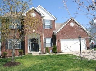 10551 Greenway Dr, Fishers, IN 46037