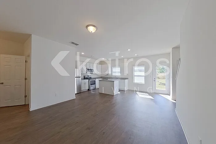 155 Dudley Way — Photo 3