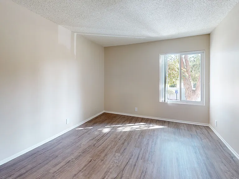 Huntington Vista — Photo 62