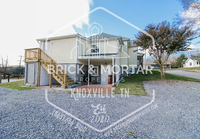 1008 E Harper Ave — Photo 1