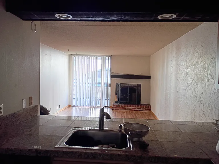 805 29th St #207 — Photo 5