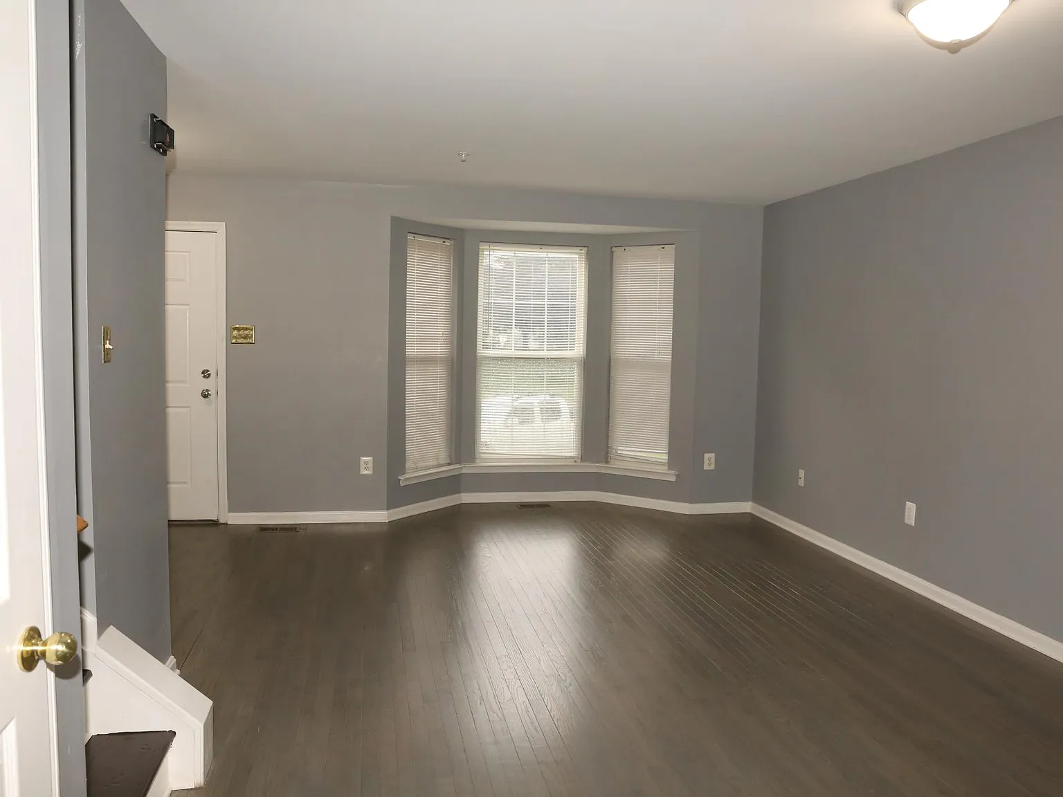 2 bed, 2.5 bath, 1732 sqft, $2,000 — Photo 2