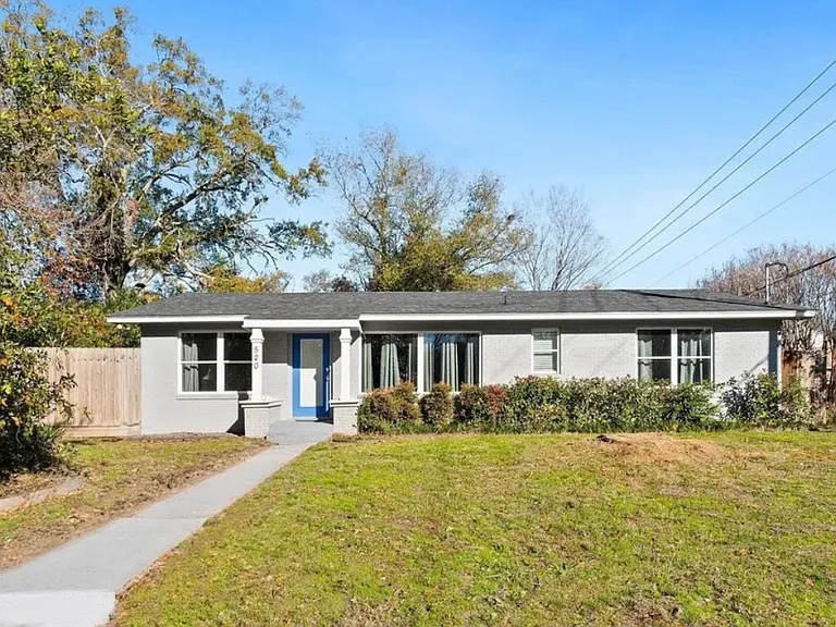 520 Lehigh Pl — Photo 1