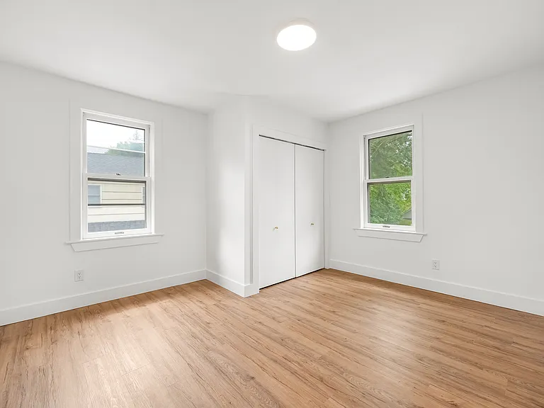 16 Clarke St — Photo 18