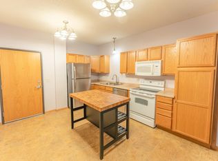 1590 Parkwood Dr APT 102, Woodbury, MN 55125