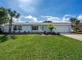 334 Mendez Dr, Sarasota, FL 34243