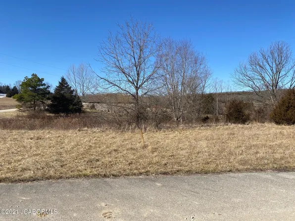 510 Whispering Cedars Ln, Jefferson City, MO 65101