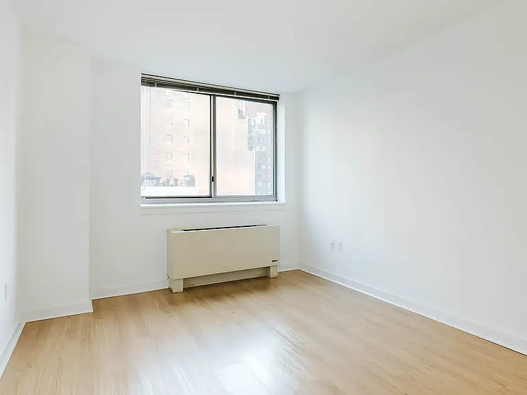 400 W 37th St #7E — Photo 74