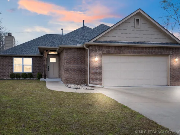4821 S McKinley Ave, Sand Springs, OK 74063