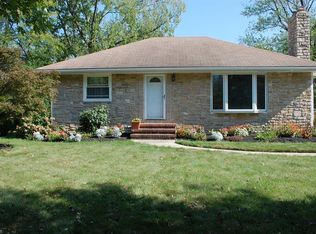 1447 Bradley Rd, Westlake, OH