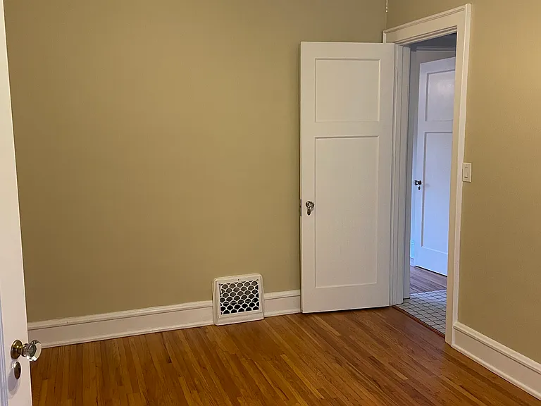 2523 Leclaire St — Photo 22