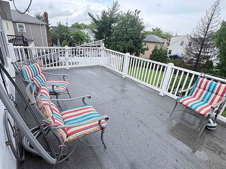 24 Colonial Dr #2 — Photo 5