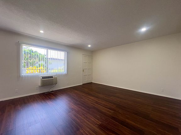 5th image of 6553 Newlin Ave #P