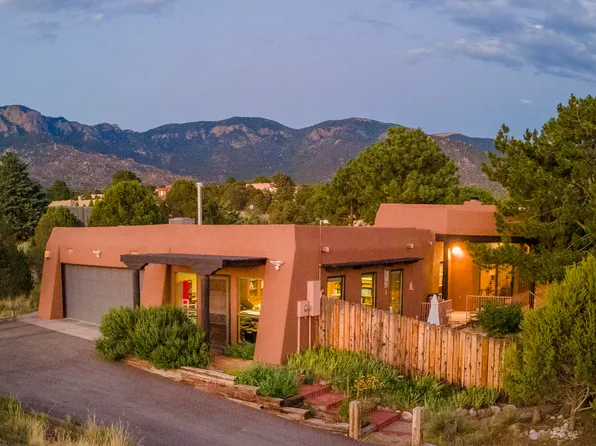 1104 San Rafael Ave NE, Albuquerque, NM 87122