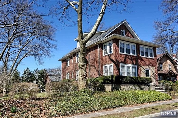 1st image of 256 Leonia Ave #2N