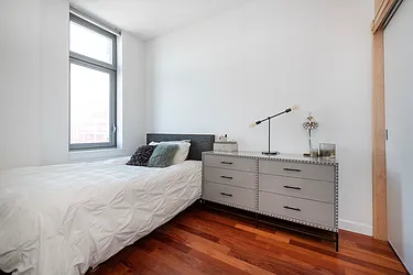 Rented by R New York