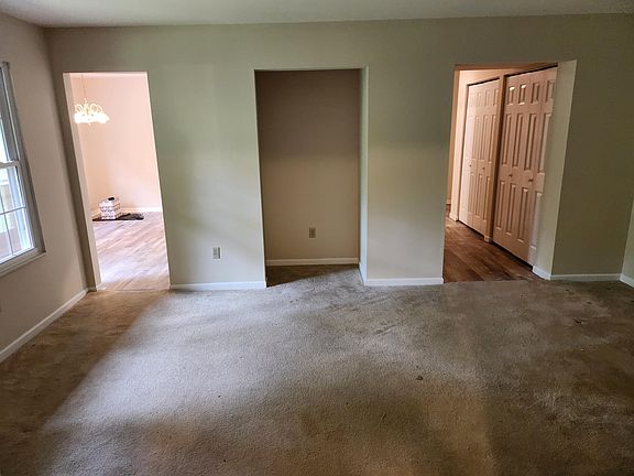 4th image of 6922 Beechmont Ave