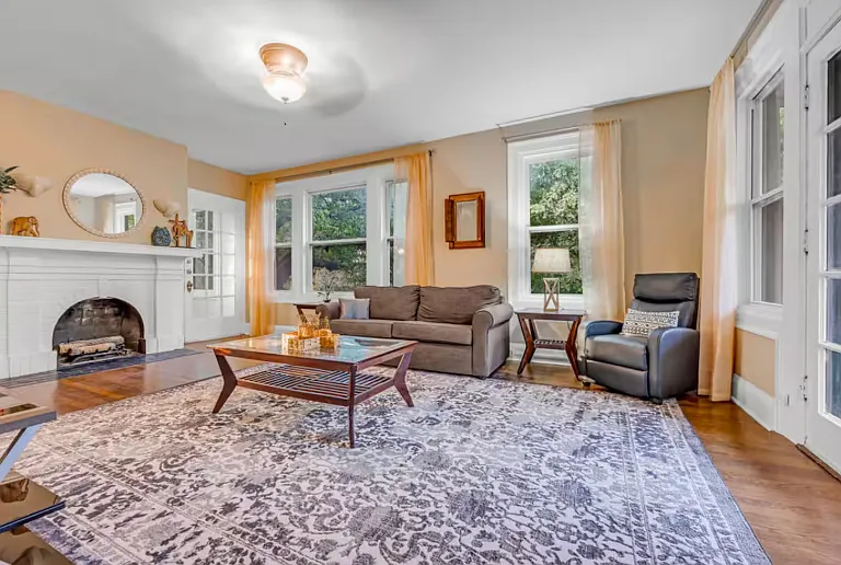 4303 Vandelia St — Photo 38