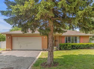1227 W Glenn Ln, Mount Prospect, IL