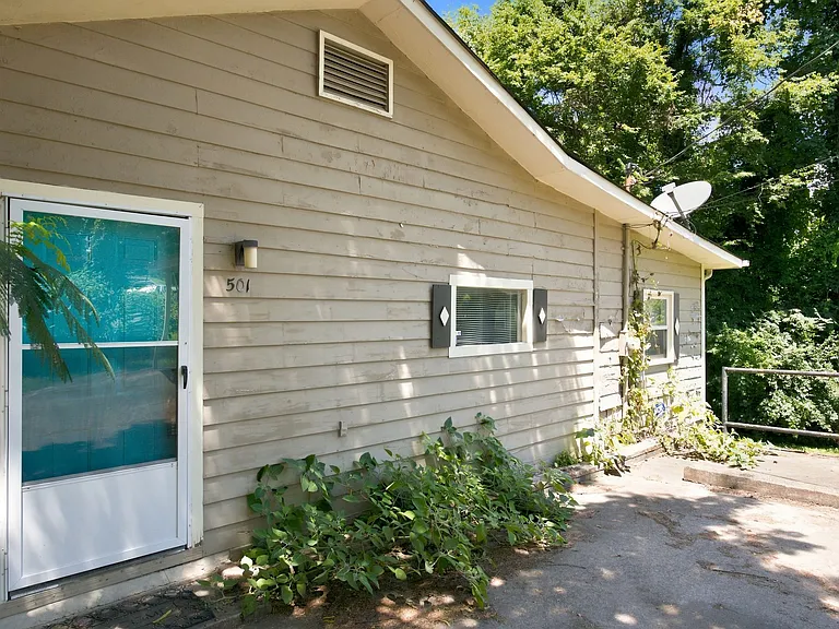 501 Weakley Ave — Photo 8