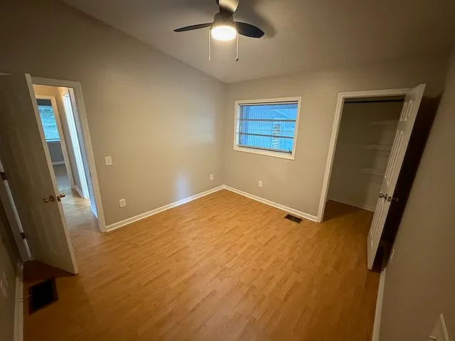 688 Inglewood Dr SE — Photo 16