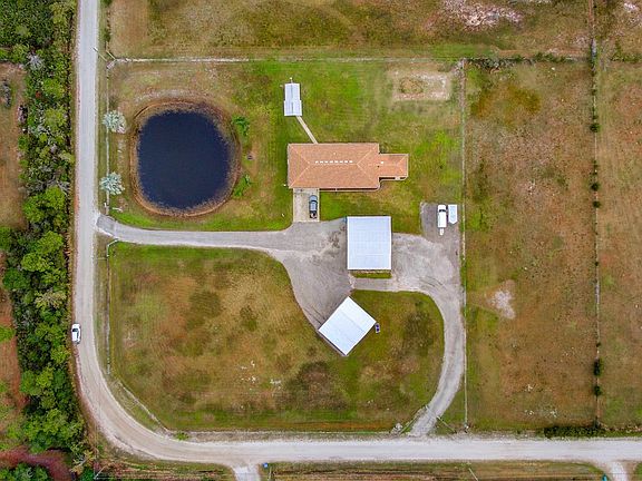 2nd image of 4620 Hidden Acres Dr