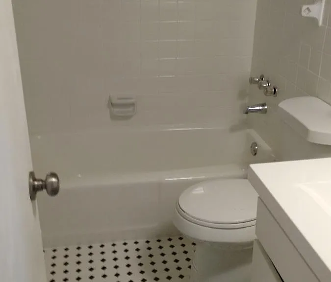 32 S Tucker St #3 — Photo 1