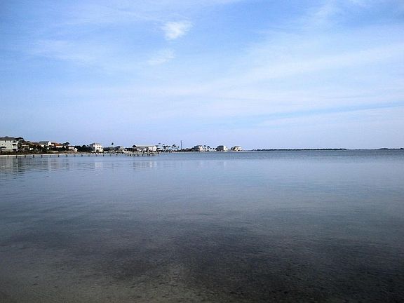 3rd image of 715 Forest Shores Dr