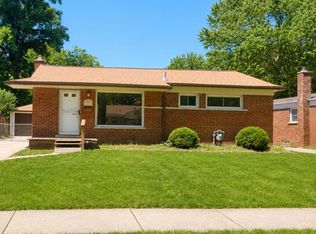 24335 Cottage Ln, Warren, MI 48089