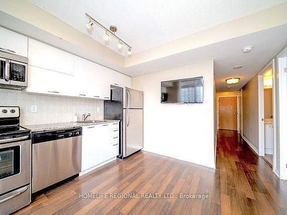 4th image of 38 Joe Shuster Way #1520