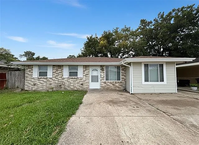 1805 Redwood Dr — Photo 1