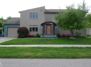 17660 Wilhelmine Ave, Fraser, MI 48026