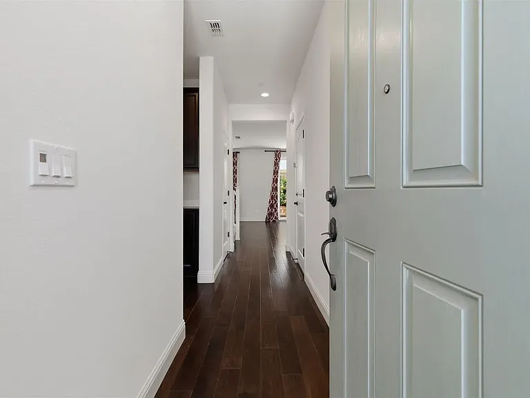 520 E Albertina Ave — Photo 8