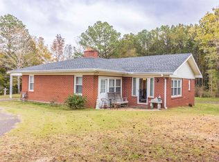 33 Skyline Dr, Selmer, TN 38375