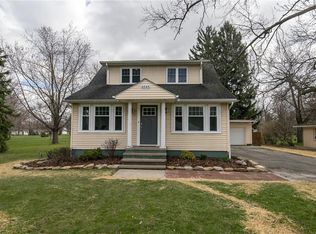 6545 Crossview Rd, Seven Hills, OH 44131